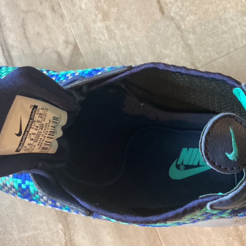 Nike - Picture 5 of 7